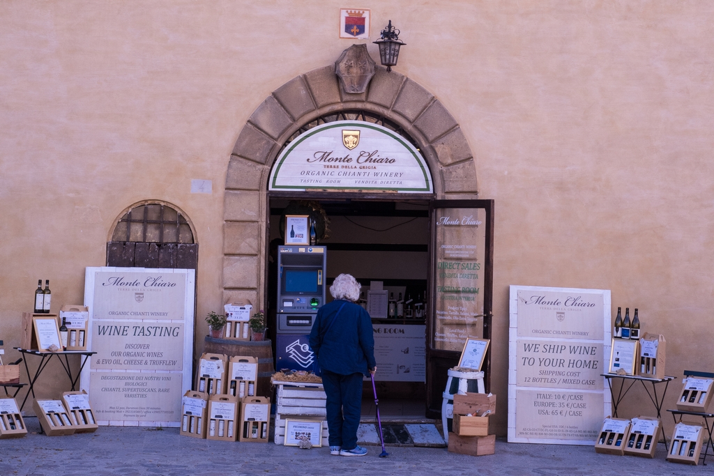 Wine shop in Monteriggioni