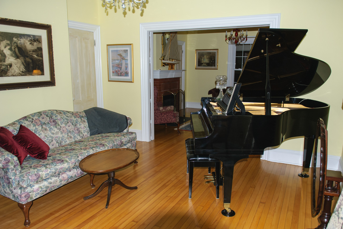 Piano, Kennebec Inn in Bath