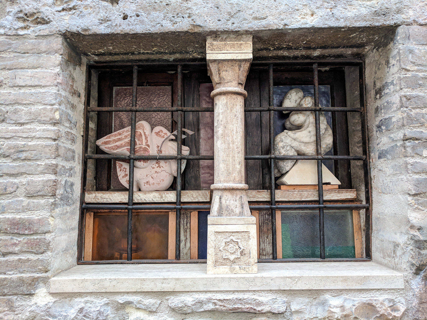 A window in Assisi