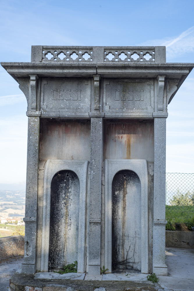 Ancient outdoor urinal in Mombaroccio