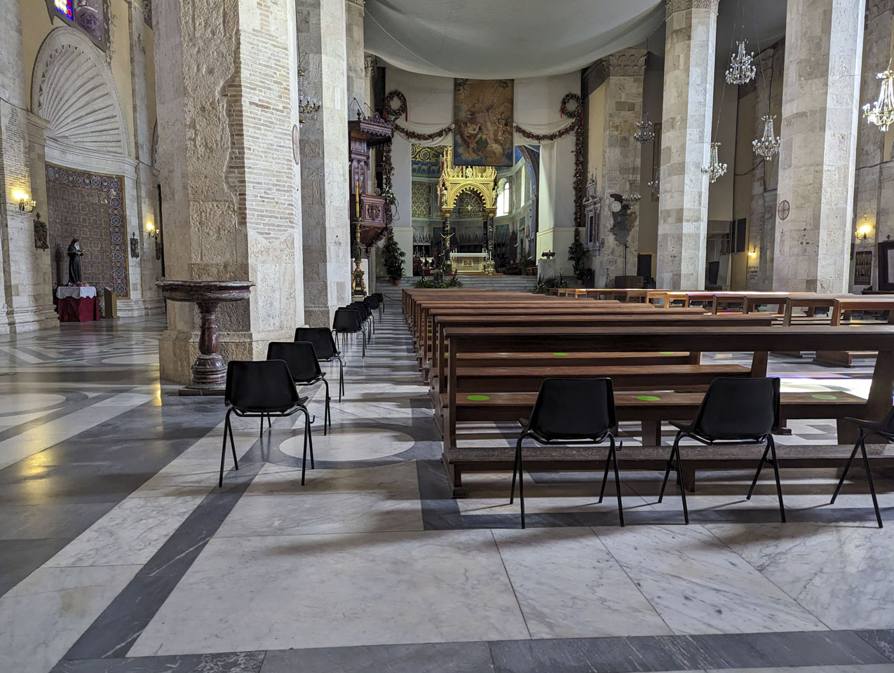 Main floor of Cattedrale di Sant'Emidio