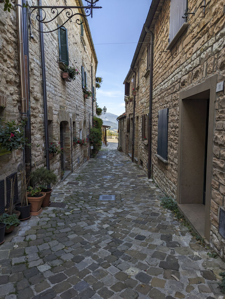 a narrow street in Castello