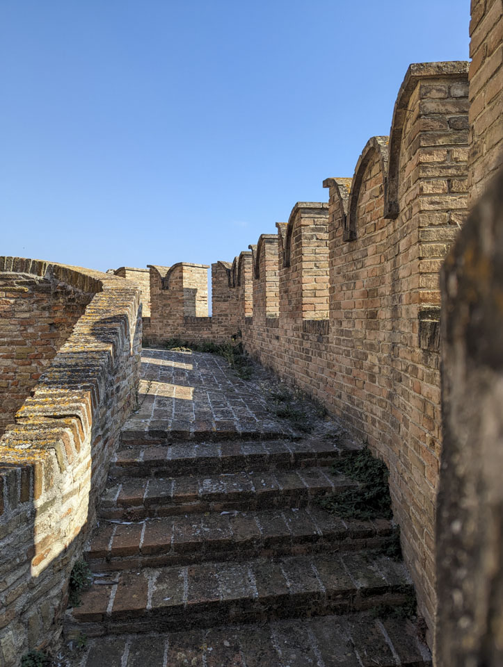 A walkway along the wall in Corinaldo
