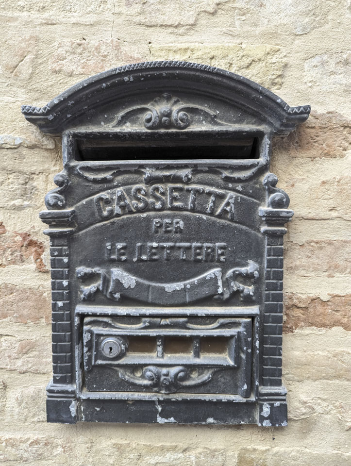 vintage mailbox on the wall in Mondavio