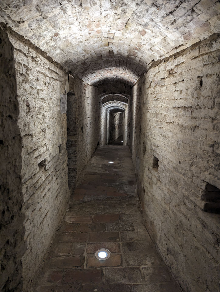 Tunnels inside the Rocca, long and narrow